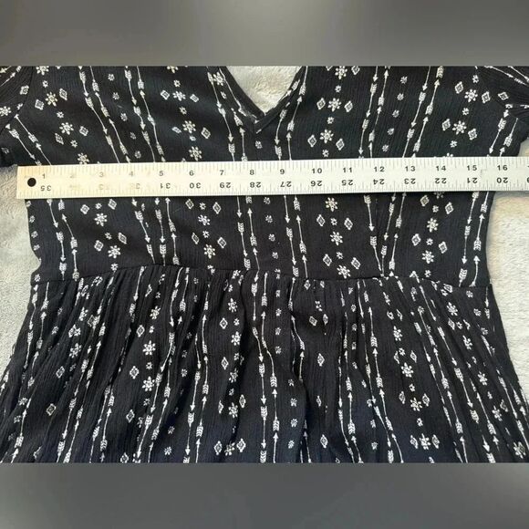 Hem & Thread Black & White Long Sleeve Dress | Size Large | Chic Print - Picture 5 of 9